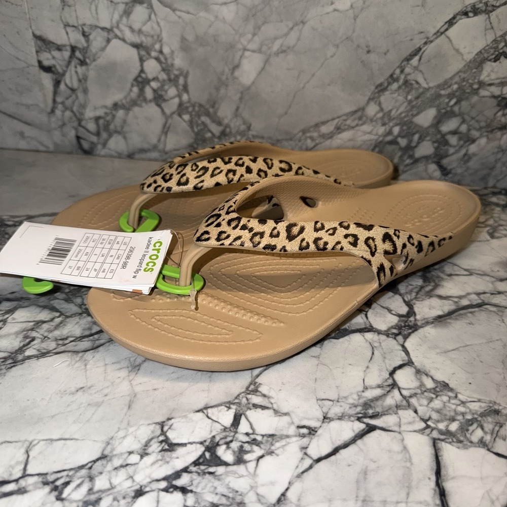 Crocs Kadee II Flip Flops Women's Size 8 Leopard Sandals 206398-98R NEW